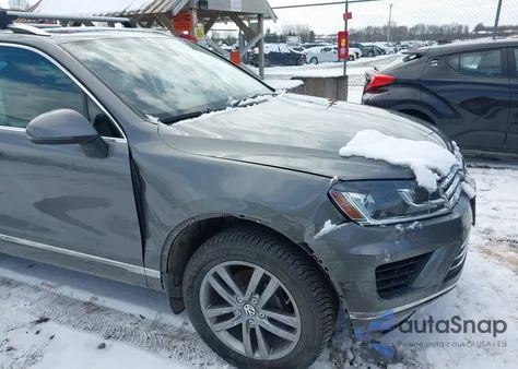 2016 Volkswagen Touareg Vr6 Lux из США, поврежденный, VIN WVGEF9BP5GD012310